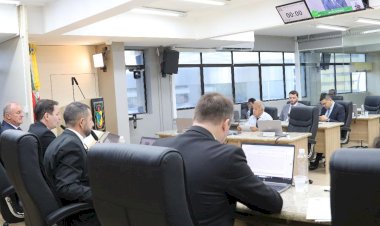 Resumo da 13ª Sessão Ordinária da 2ª Sessão Legislativa da 20ª Legislatura da Câmara de Criciúma