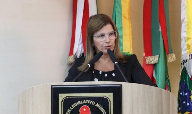 Vereadora cobra informações sobre fila de espera para procedimentos de alta complexidade na Amrec