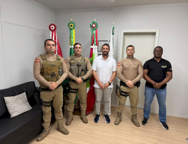 Policiais que salvaram família de carro arrastado por enxurrada receberão Moção de Aplausos na Câmara de Criciúma