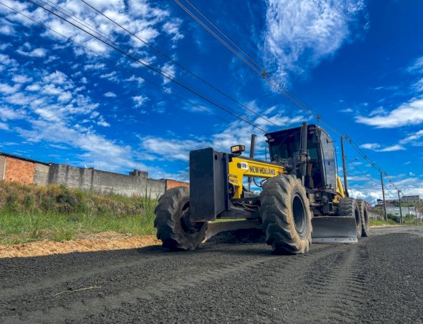 Obra de pavimentação da Rua Luiz Dal Toé, no bairro Santo Antônio é iniciada pela prefeitura de Criciúma