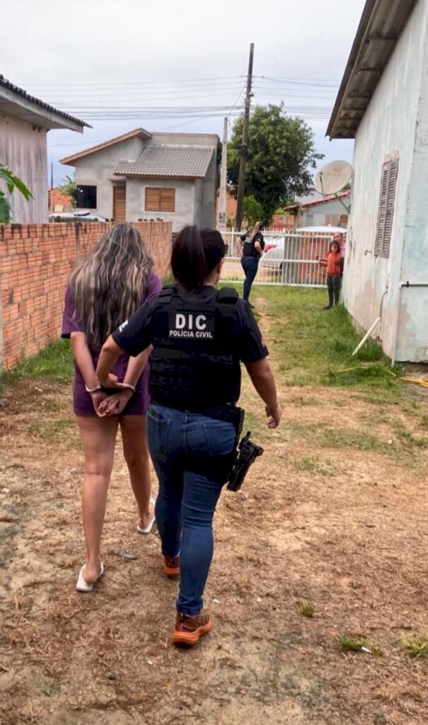 POLÍCIA CIVIL ELUCIDA HOMICÍDIO DE ADOLESCENTE EM BALNEÁRIO RINCÃO E PRENDE MULHER ENVOLVIDA NO CRIME