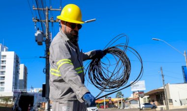 Operação Limpa Fios retira 4,2 toneladas de cabos das ruas de Criciúma no primeiro semestre