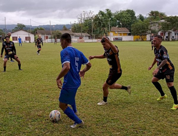 Campeonato Municipal de Futebol de Criciúma terá dois jogos neste sábado e quatro no domingo