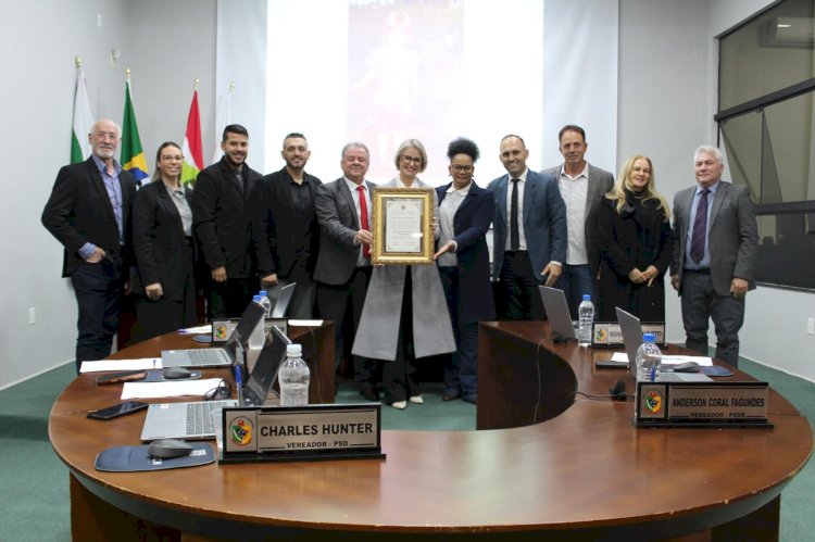 Câmara de Forquilhinha entrega Moção de Aplauso à Reitora em Exercício da Unesc e cobra melhorias na SC-446