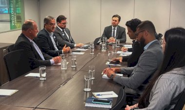 Prefeito de Criciúma apresenta em Brasília projeto para ampliar a mobilidade urbana ao longo da ferrovia