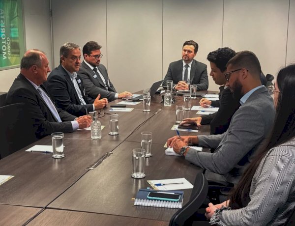 Prefeito de Criciúma apresenta em Brasília projeto para ampliar a mobilidade urbana ao longo da ferrovia