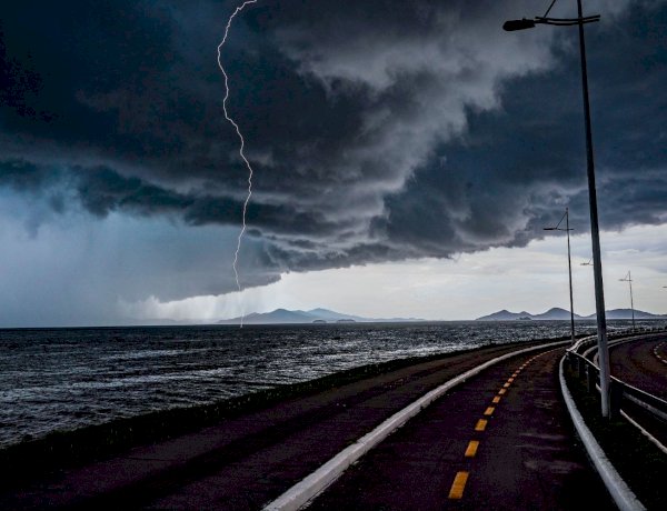 Frente fria traz chuva e risco de temporais isolados para Santa Catarina nesta semana