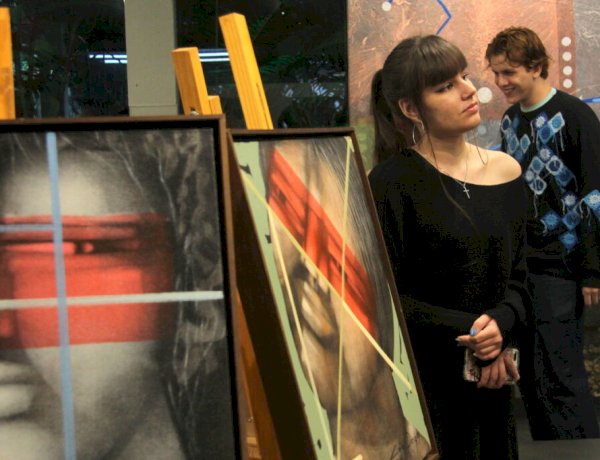 Caio Borges leva cores, natureza e sensibilidade ao Espaço Cultural Toque de Arte