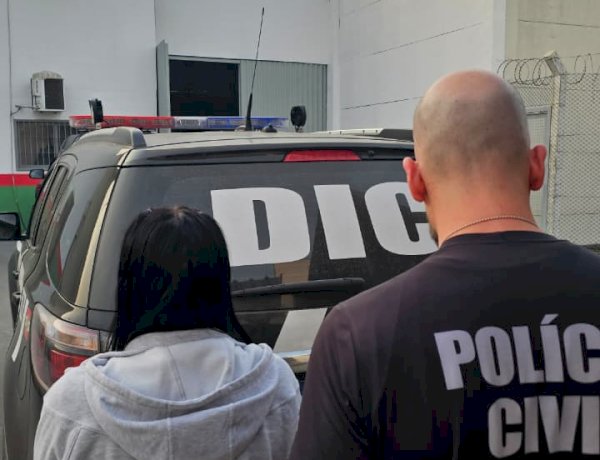 POLÍCIA CIVIL PRENDE EM GAROPABA MULHER CONDENADA A 10 ANOS DE PRISÃO POR TRÁFICO E ASSOCIAÇÃO PARA O TRÁFICO DE DROGAS