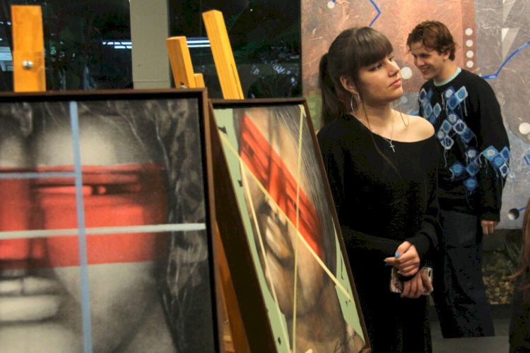 Caio Borges leva cores, natureza e sensibilidade ao Espaço Cultural Toque de Arte