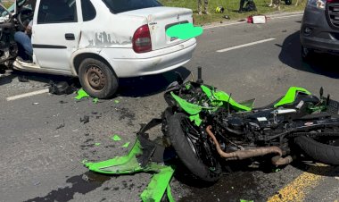 ACIDENTE GRAVE ENTRE MOTO E VEÍCULO DEIXA MOTOCICLOISTA GRAVEMENTE FERIDO