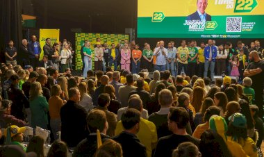 Comício do Jorginho reúne mais de 4 mil pessoas em Criciúma no último grande encontro  antes da eleição na região Sul