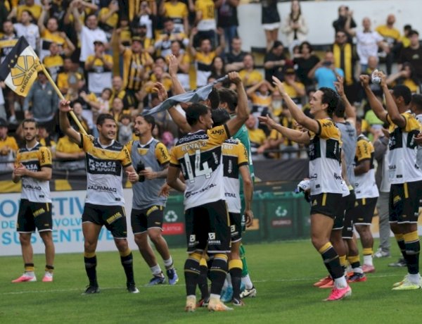 TIGRE VENCE O AVAÍ NO HH NA ESTREIA DE UMBERTO LOUZER