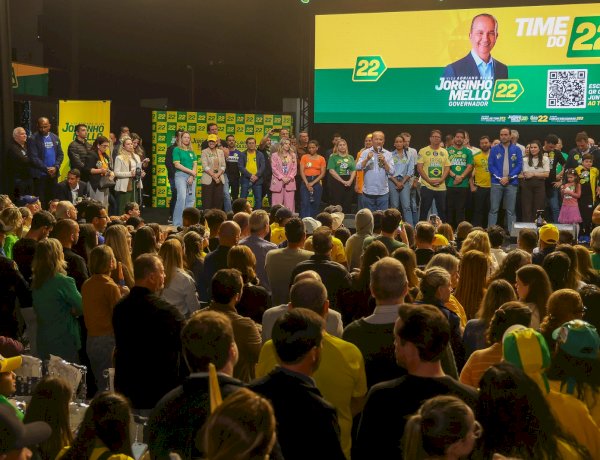 Comício do Jorginho reúne mais de 4 mil pessoas em Criciúma no último grande encontro  antes da eleição na região Sul