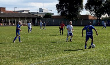 Campeonato Municipal de Futebol 50+ tem 14 gols na primeira rodada
