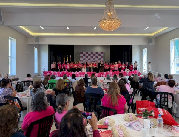 Clube de Mães da Afasc reúne mais de 300 mulheres em workshop alusivo ao Outubro Rosa