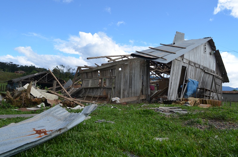 Moradores de Siderópolis atingidos por vendaval poderão sacar o FGTS