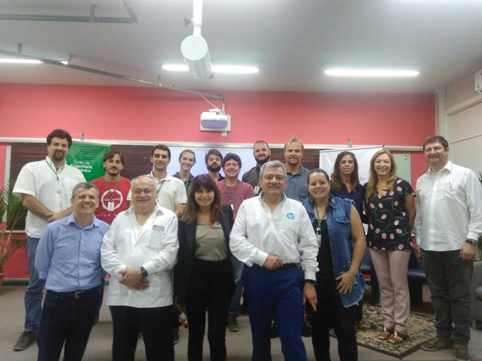 Diretor da HP Latino Americana visita Unesc para consolidar projeto da área de Engenharia