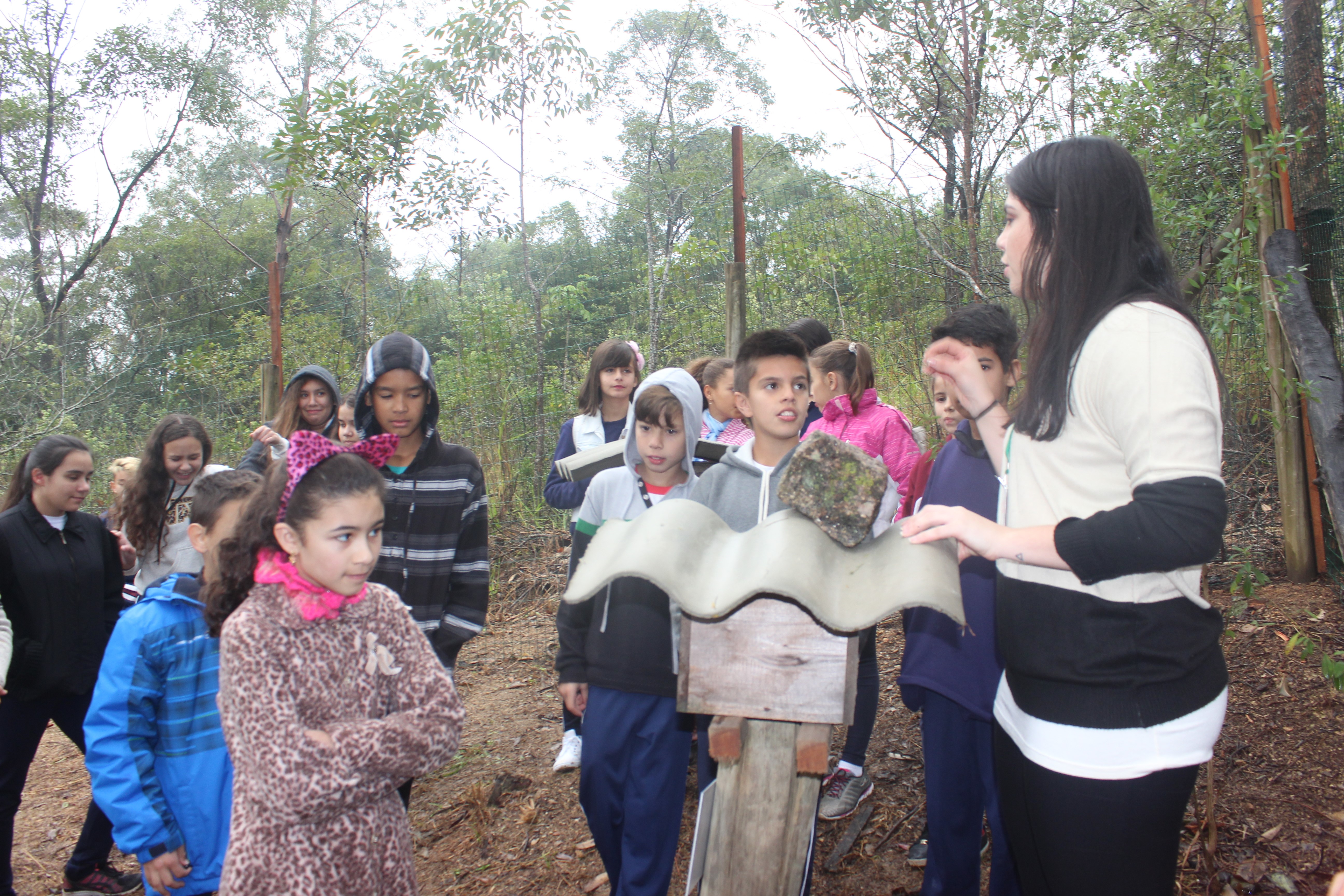 Famcri recebe visita de estudantes