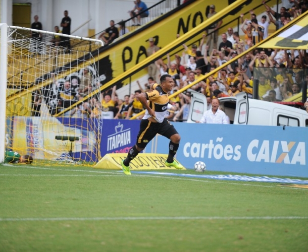 CRICIÚMA VENCE E GARANTE VAGA NA SEGUNDONA