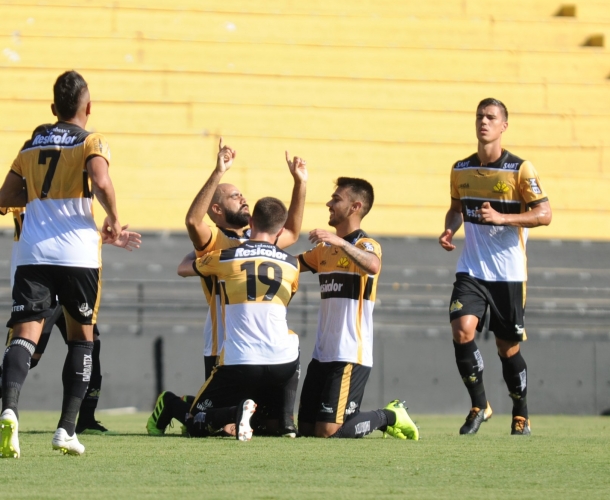 TIGRE VENCE METROPOLITANO EM CASA