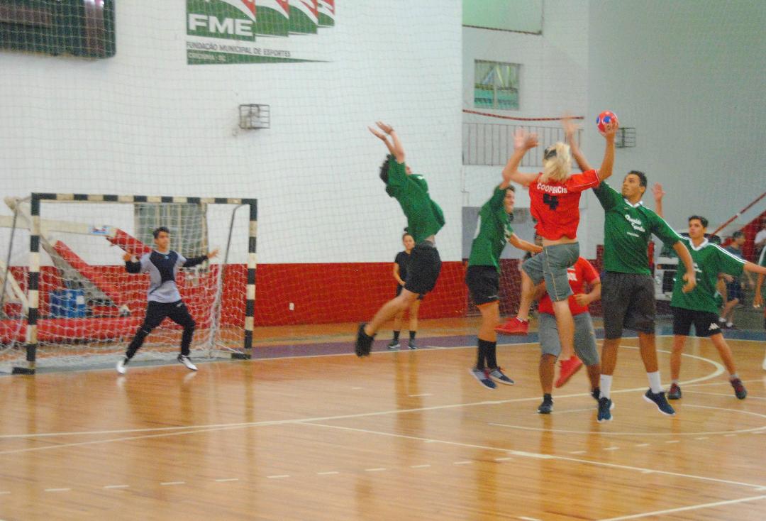 Jesc: handebol masculino conhece classificados para semifinais municipais