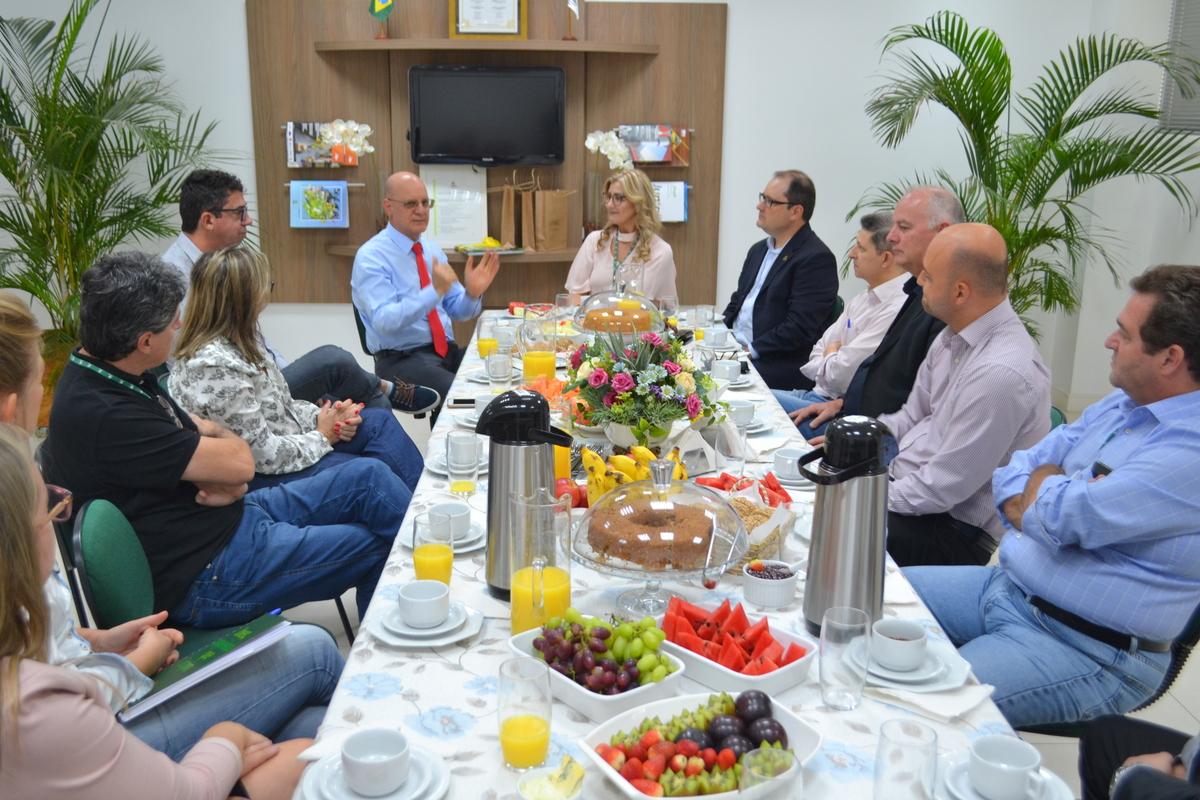 Secretário  da Educação Natalino Uggioni  visita a Unesc