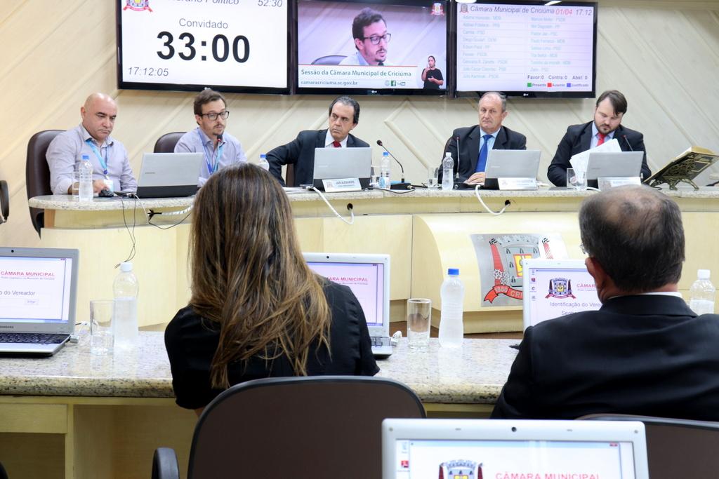 Superintende regional da Casan participa de debate na Câmara de Criciúma