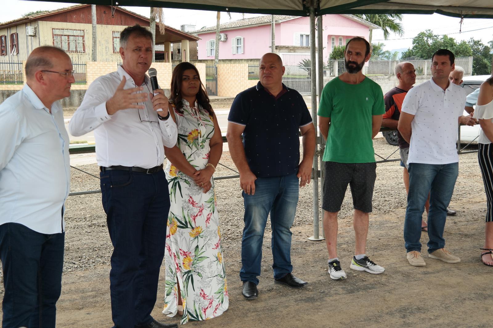 Sete obras são entregues para a comunidade da Santa Cruz em Forquilhinha