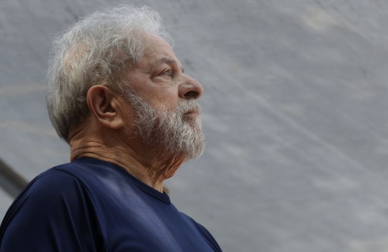 Supremo suspende transferência de Lula para presídio em Tremembé