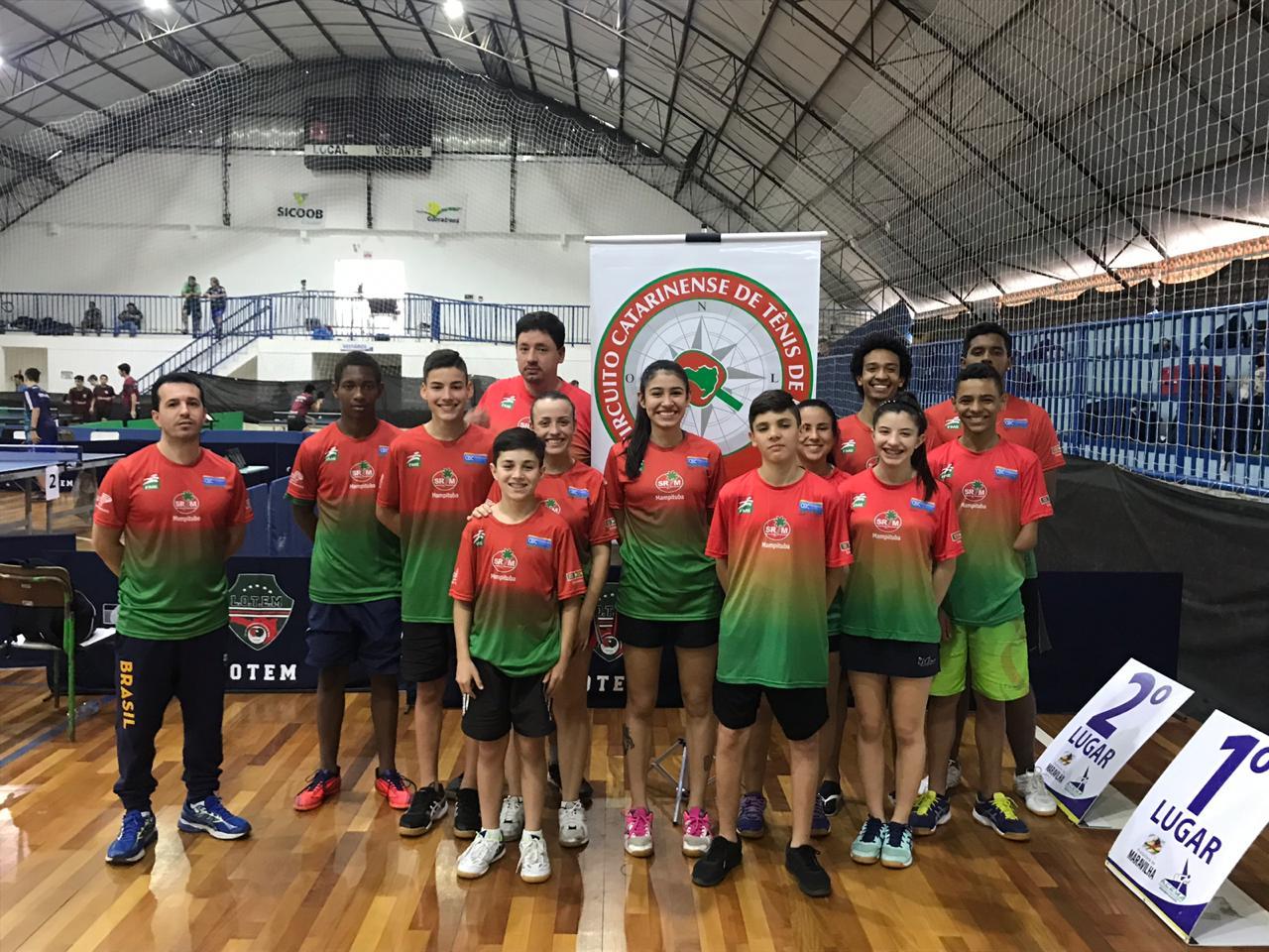 Criciumenses conquistam nove medalhas em competição estadual de tênis de mesa