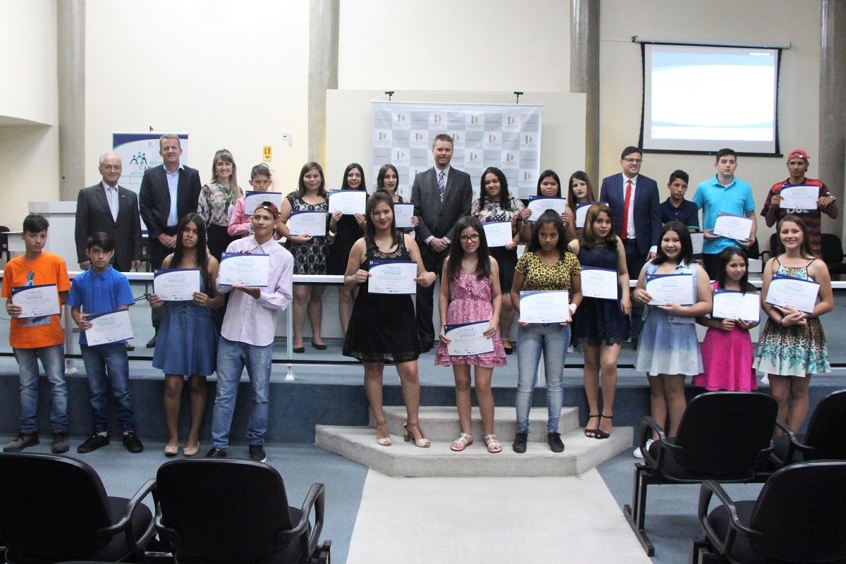 Programa Novos Caminhos homenageia 18 adolescentes do sul do Estado