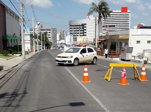 Prefeitura de Criciúma inicia higienização em ruas, prédio público além de interromper rua na área central em prevenção ao convid 19