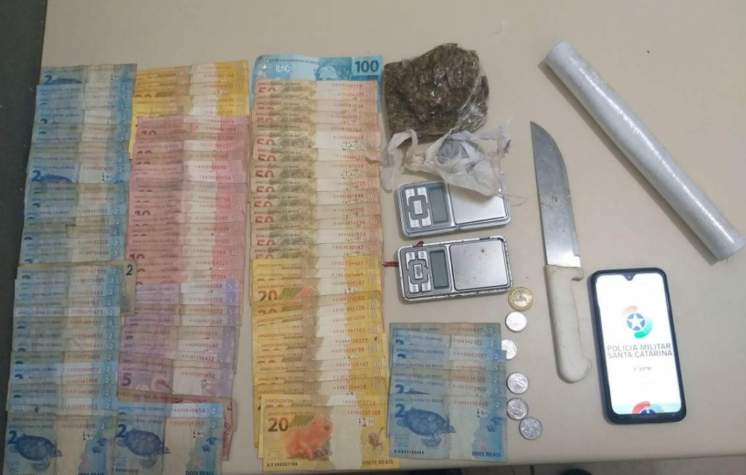 Polícia prende três por tráfico de drogas em Criciúma